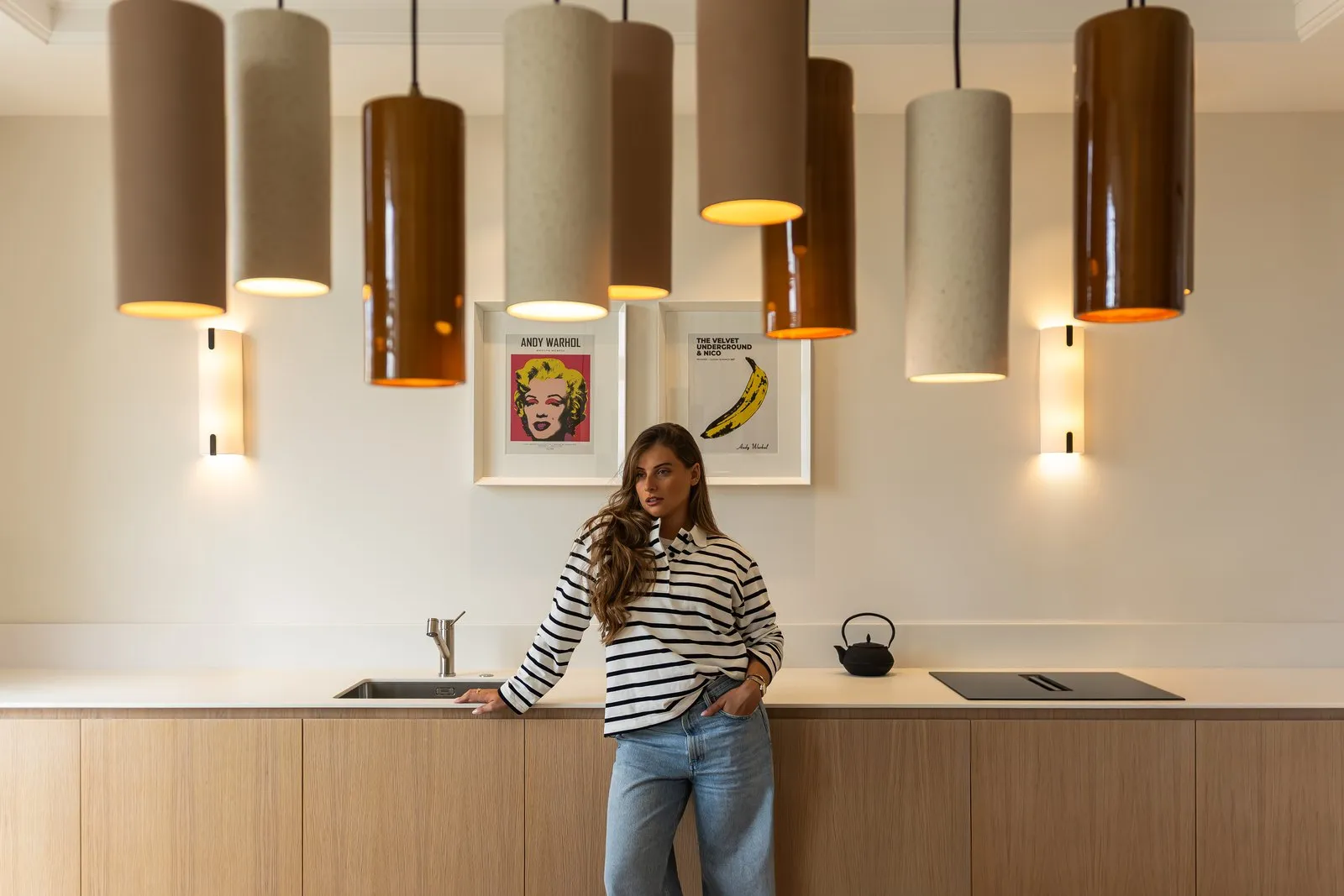 Blackdoor Paris — the kitchen and its pendant lamps.
